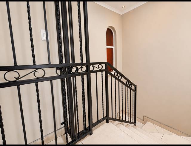 4 BEDROOM TOWNHOUSE FOR SALE IN THREE RIVERS